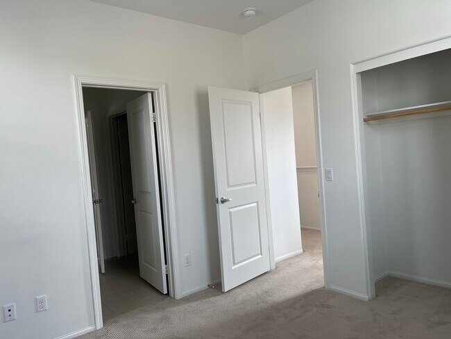 Building Photo - 2883 Villa Catalonia Ct