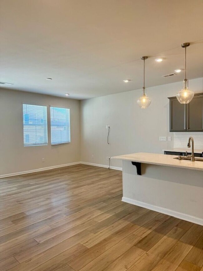 Building Photo - 3BR/2.5BA w/ Quartz Kitchen + Garage in North Charlotte