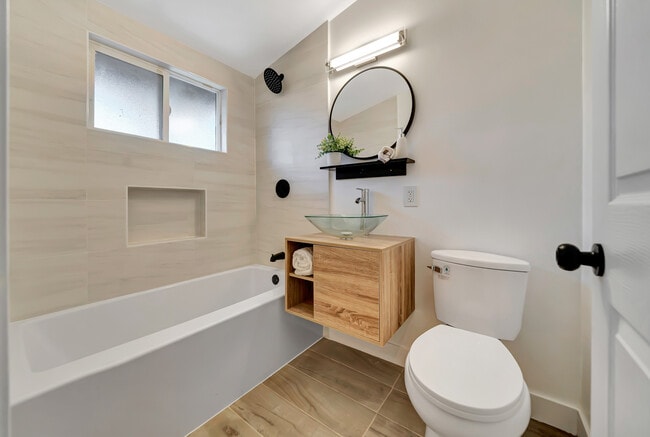 Building Photo - 20641 Archwood St