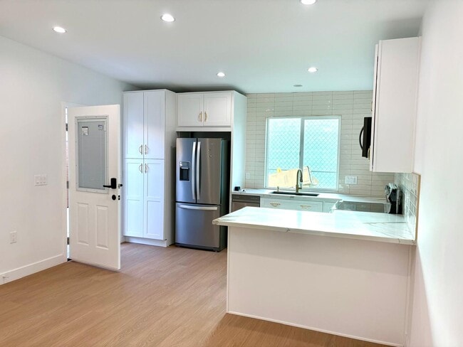 Building Photo - 10775 W Olympic Blvd