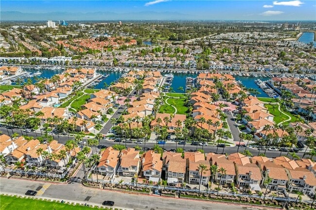 Building Photo - 5824 Spinnaker Bay Dr