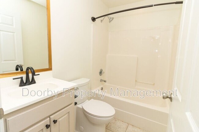 Building Photo - 14 Bunker Dr