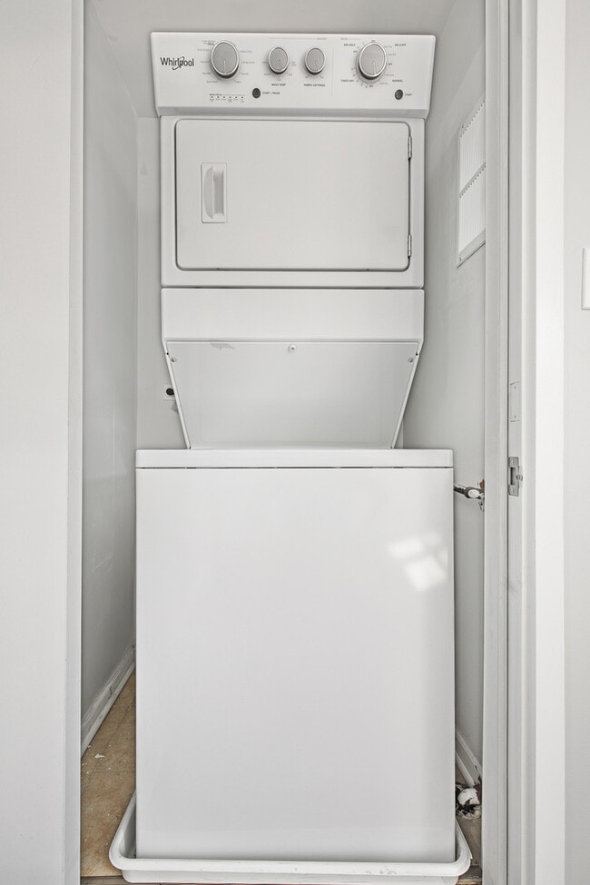 Building Photo - 7730 N Ashland Ave