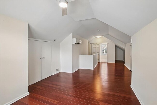 Building Photo - 1649 Beecher St SW