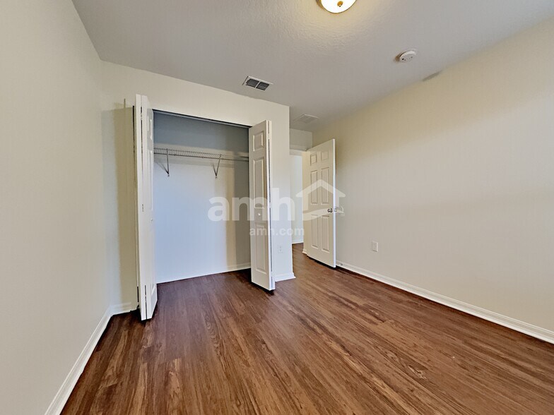 Building Photo - 16609 Rising Star Dr