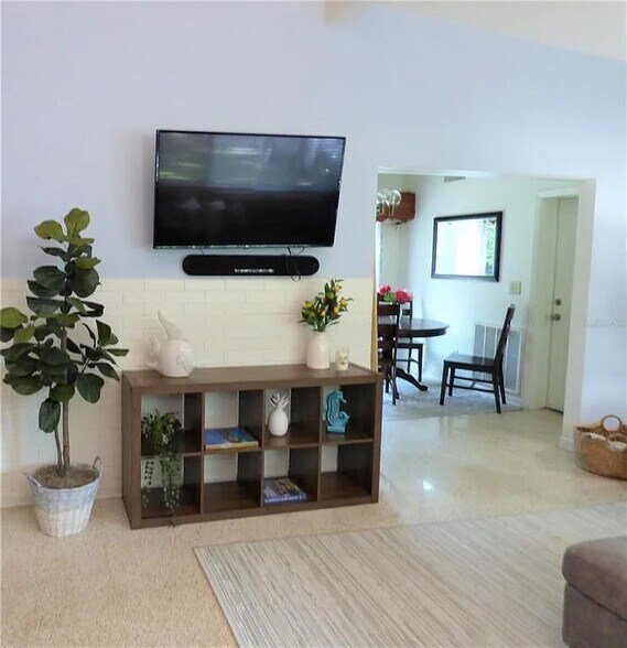 Building Photo - 1048 Mary Jane Ln