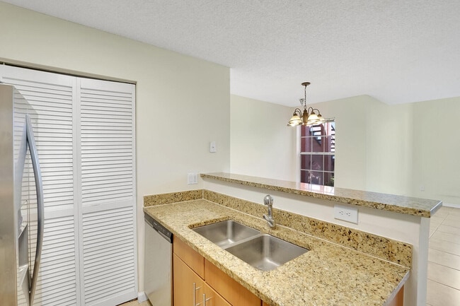 Building Photo - 1385 Crystal Way