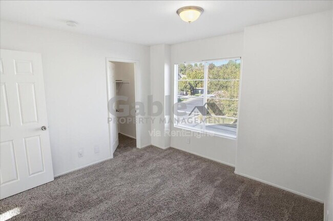 Building Photo - 28075 Daydream Way