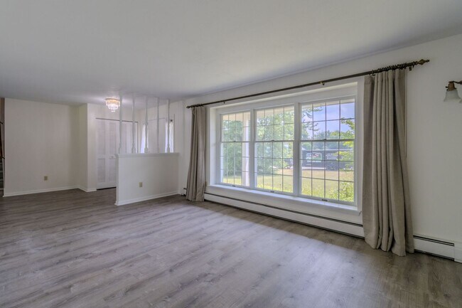 Building Photo - Price Improvement! Sweet Serene Silver Lake