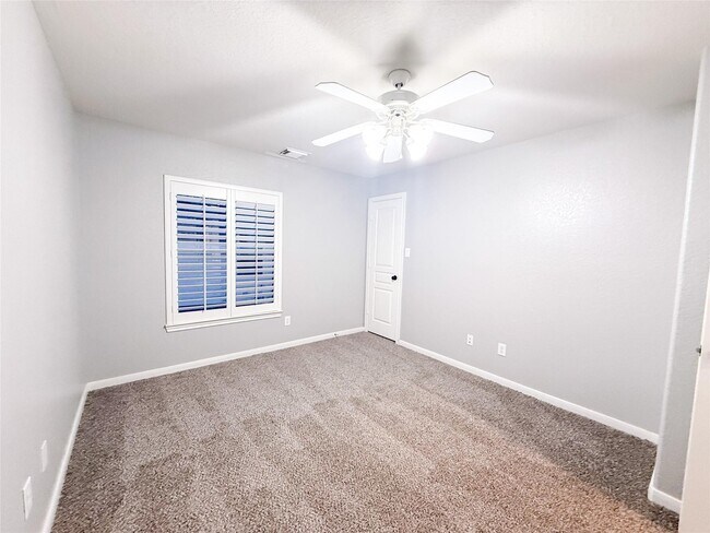 Building Photo - 79 W Shale Creek Cir