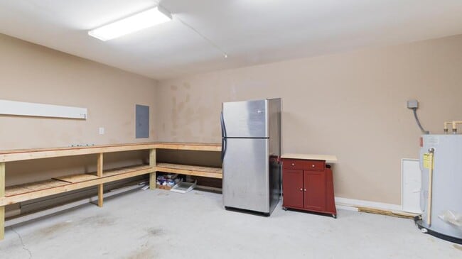 Building Photo - 380 Farmway Dr SE