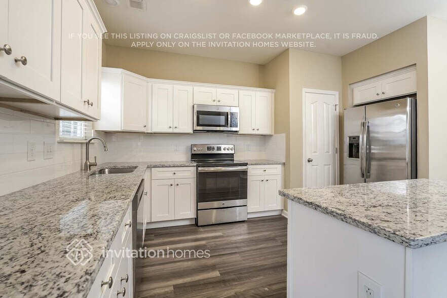 Building Photo - 849 Hedgepath Terrace