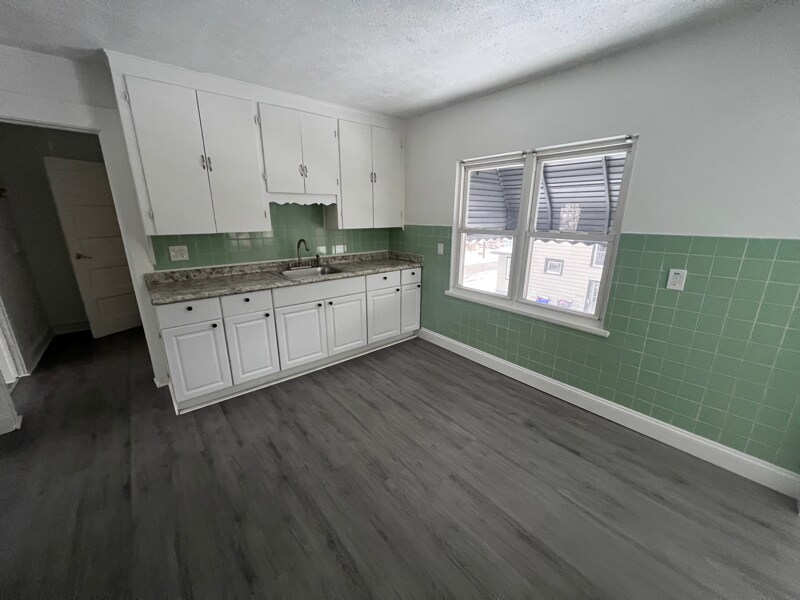 Building Photo - 4302 W 30th St