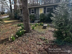 Building Photo - Nicely updated single family home!