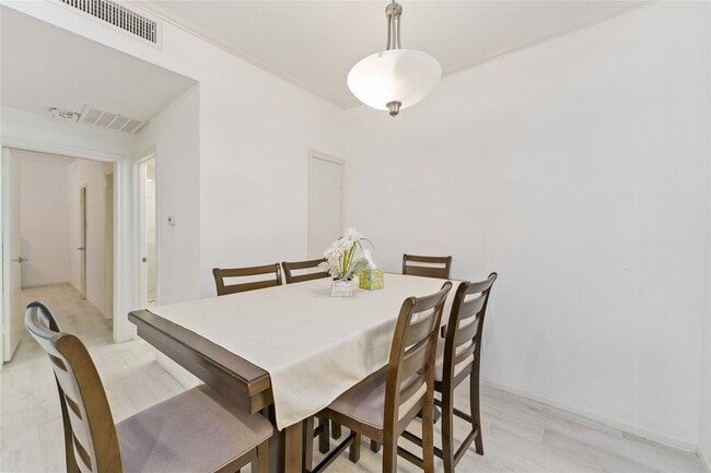 Building Photo - 710 Bering Dr