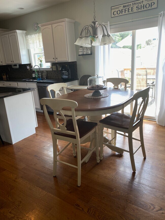 Building Photo - 30 Millbrook Court