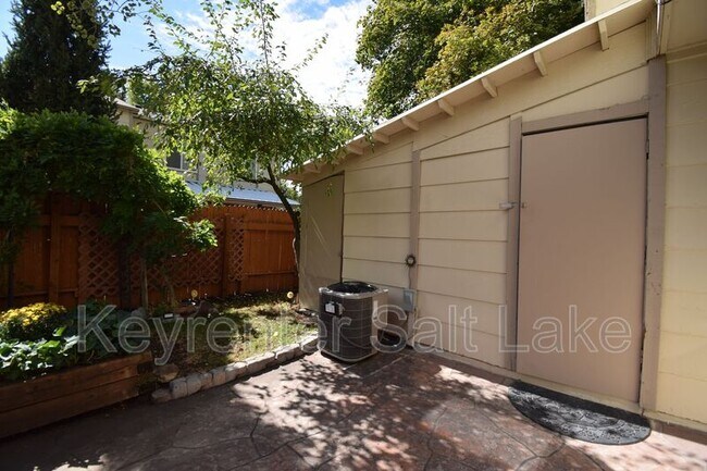 Building Photo - 6054 S 2075 E