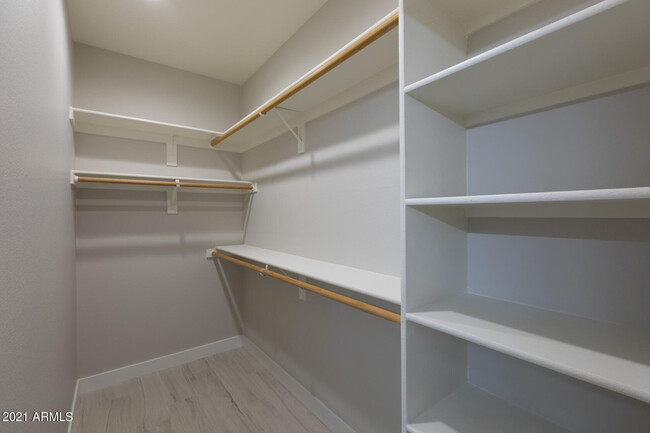 Building Photo - 7508 E Earll Dr