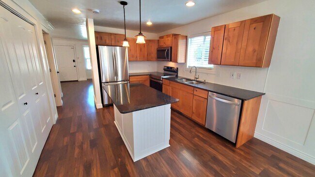 Building Photo - 9266 S Edenbrook Way