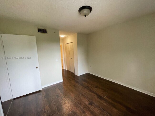 Building Photo - 4191 N Haverhill Rd