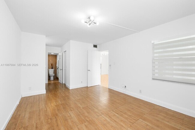 Building Photo - 1351 SW 125th Ave