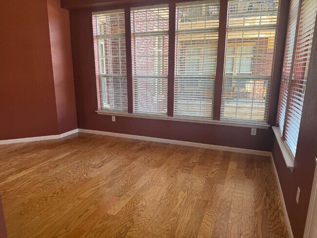 Building Photo - "2-Bed, 2-Bath Condo in The Vallagio – Your Perfect Retreat!"