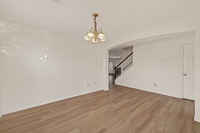 Building Photo - 15910 Clayton Bend Dr