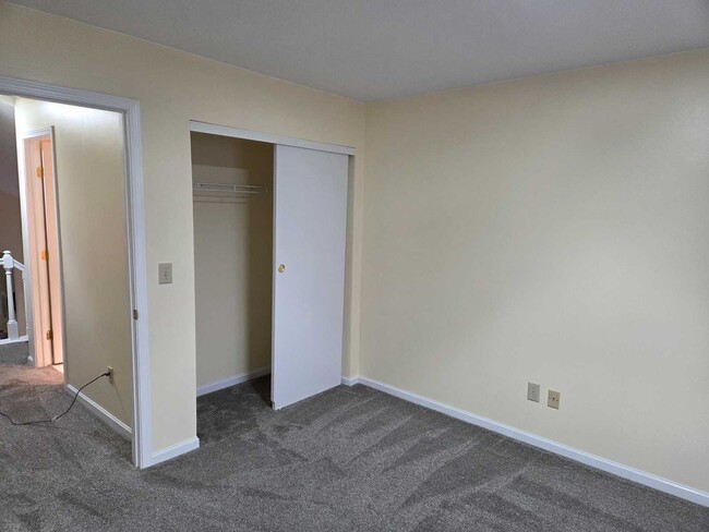 Building Photo - 6067 Abbey Church Rd