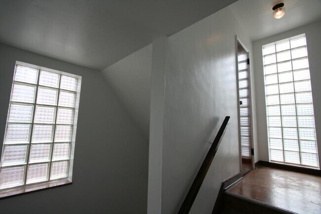 Building Photo - 4511 Main St