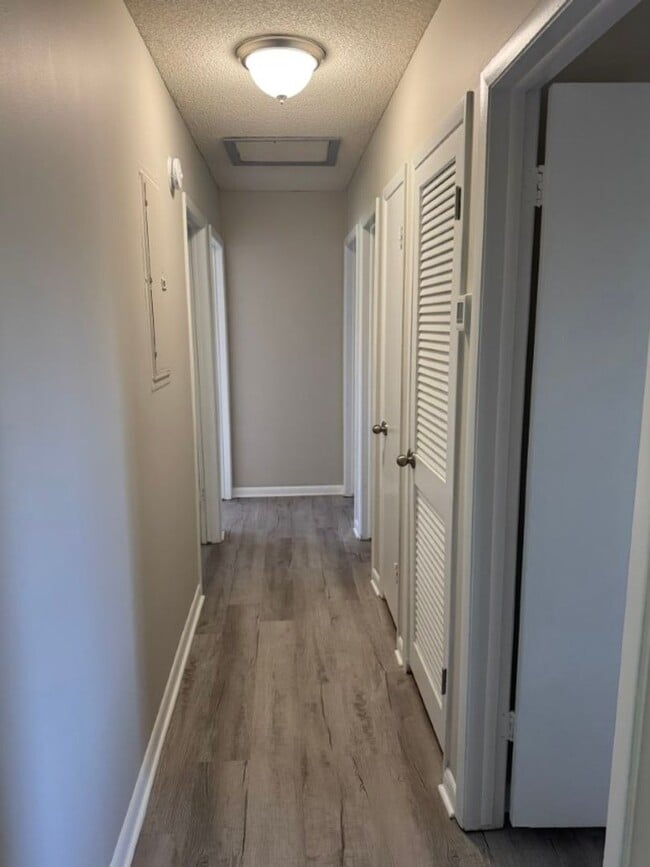 Building Photo - Home For Rent