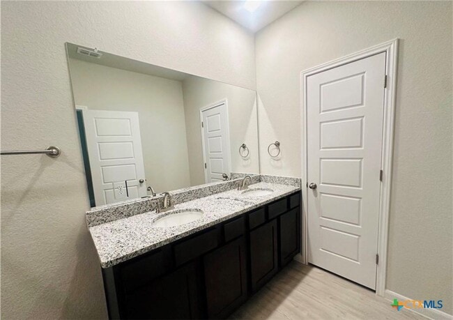 Building Photo - 516 Hudson St