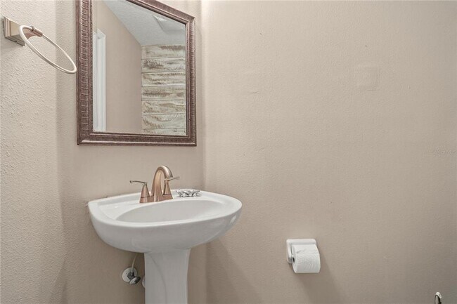 Building Photo - 25725 Aldus Dr