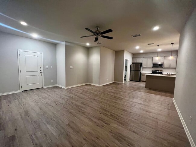 Building Photo - 9804 Avenue U