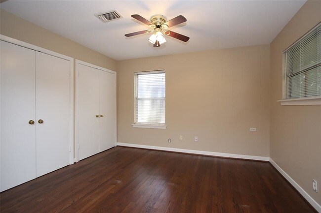 Building Photo - 5036 De Milo Dr
