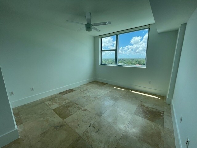 Building Photo - 2681 N Flamingo Rd