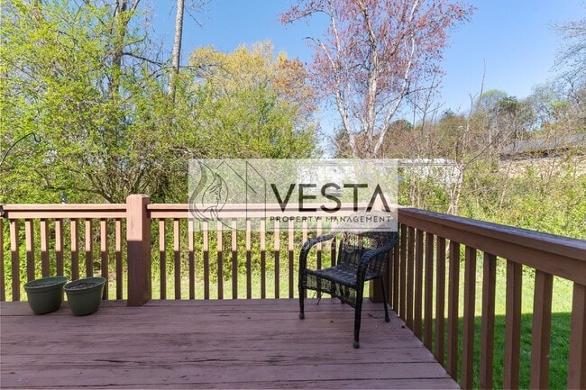 Building Photo - 16 Fortunate Dr