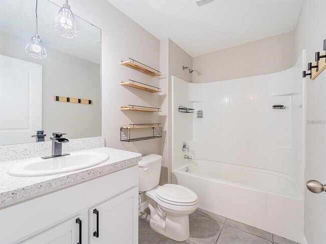 Building Photo - 13748 Wineberry Dr