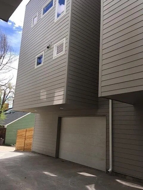 Attached garage - 1238 Quitman St