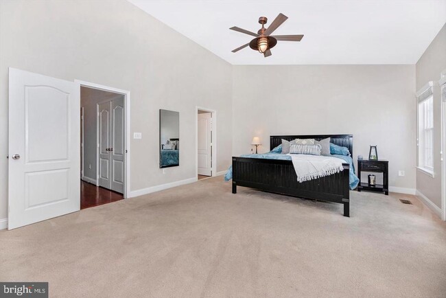 Building Photo - 10202 Woodthrush Dr