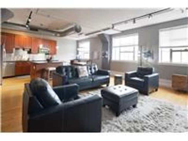 Building Photo - 4901 Washington Boulevard 4B