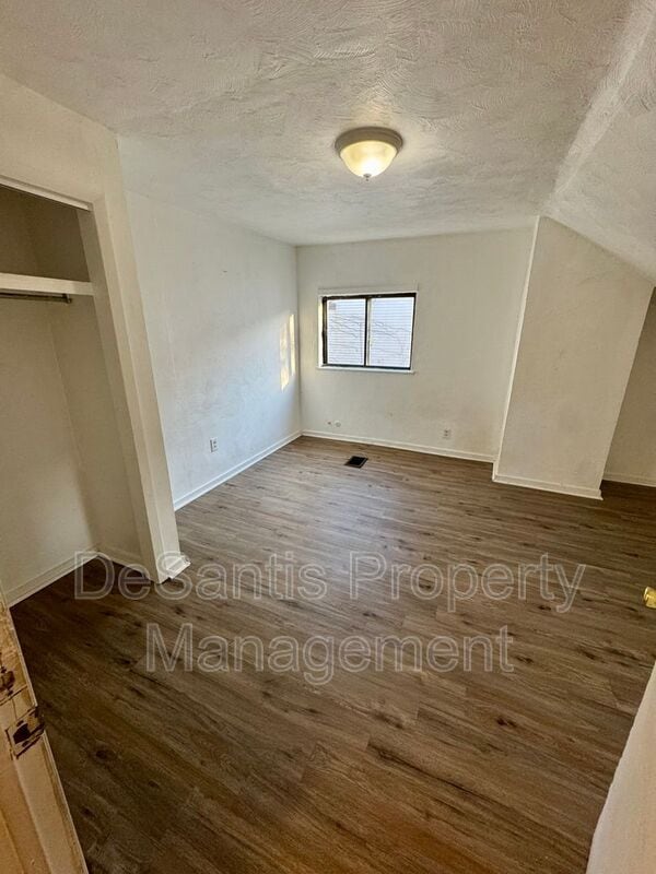 Building Photo - 2903 Stayton St