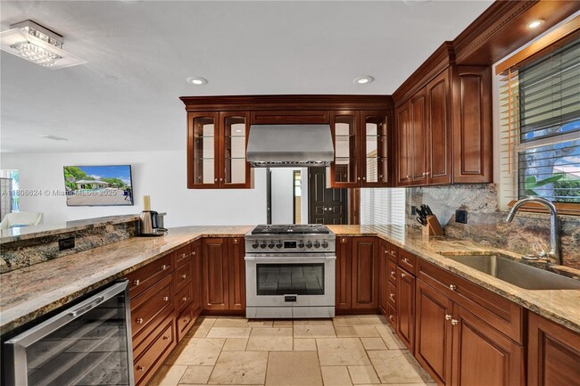 Building Photo - 3100 NE 56th Ct