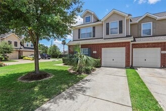 Building Photo - 8315 Greys Ln