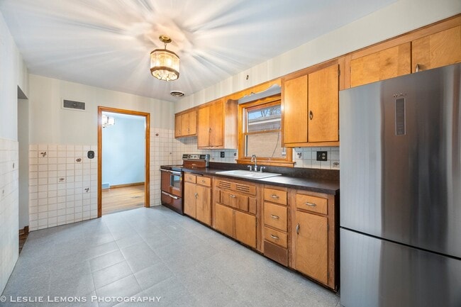 Building Photo - 815 N Ellsworth St