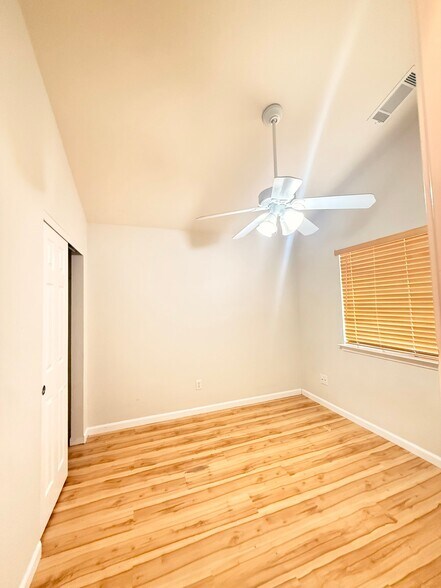 Building Photo - 1822 Heller Ln