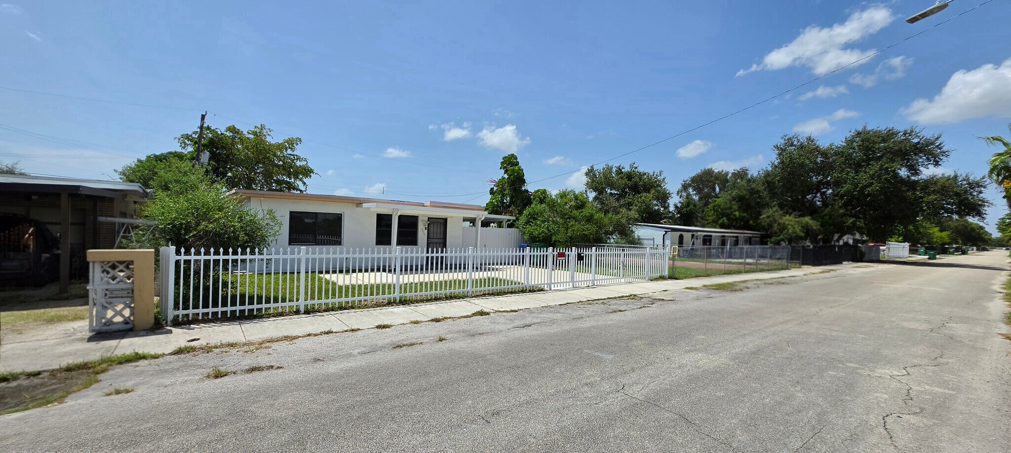 Building Photo - 2230 Service Rd