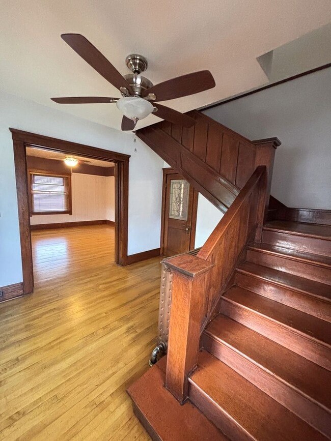 Building Photo - Make This House Your Home—Deposit Moves Yo...