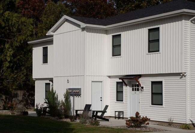 Building Photo - 6 C Kirby Rd