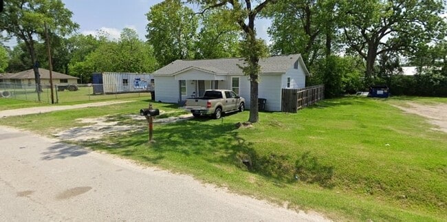 Building Photo - 8810 Lanewood Dr