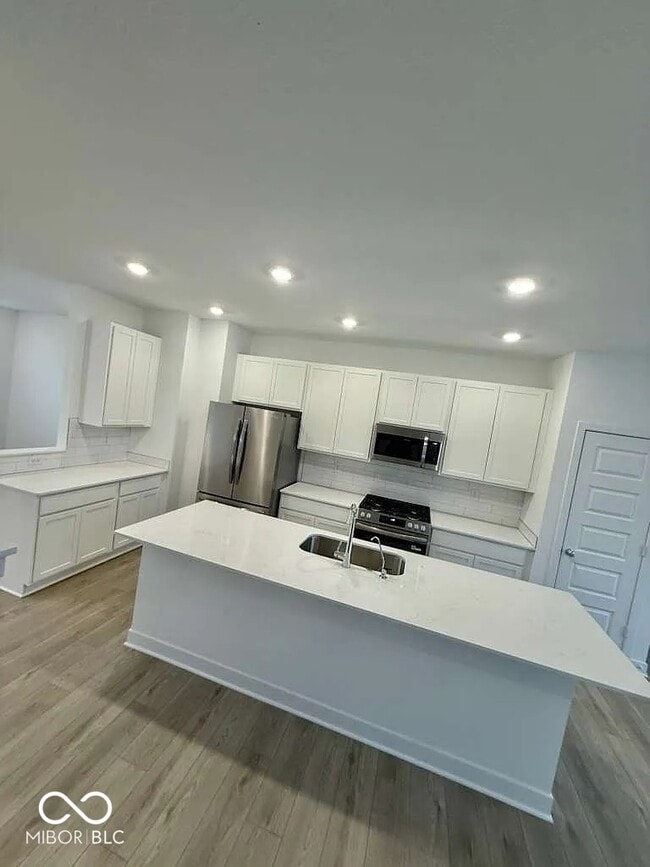 Building Photo - 4923 Gilet Dr